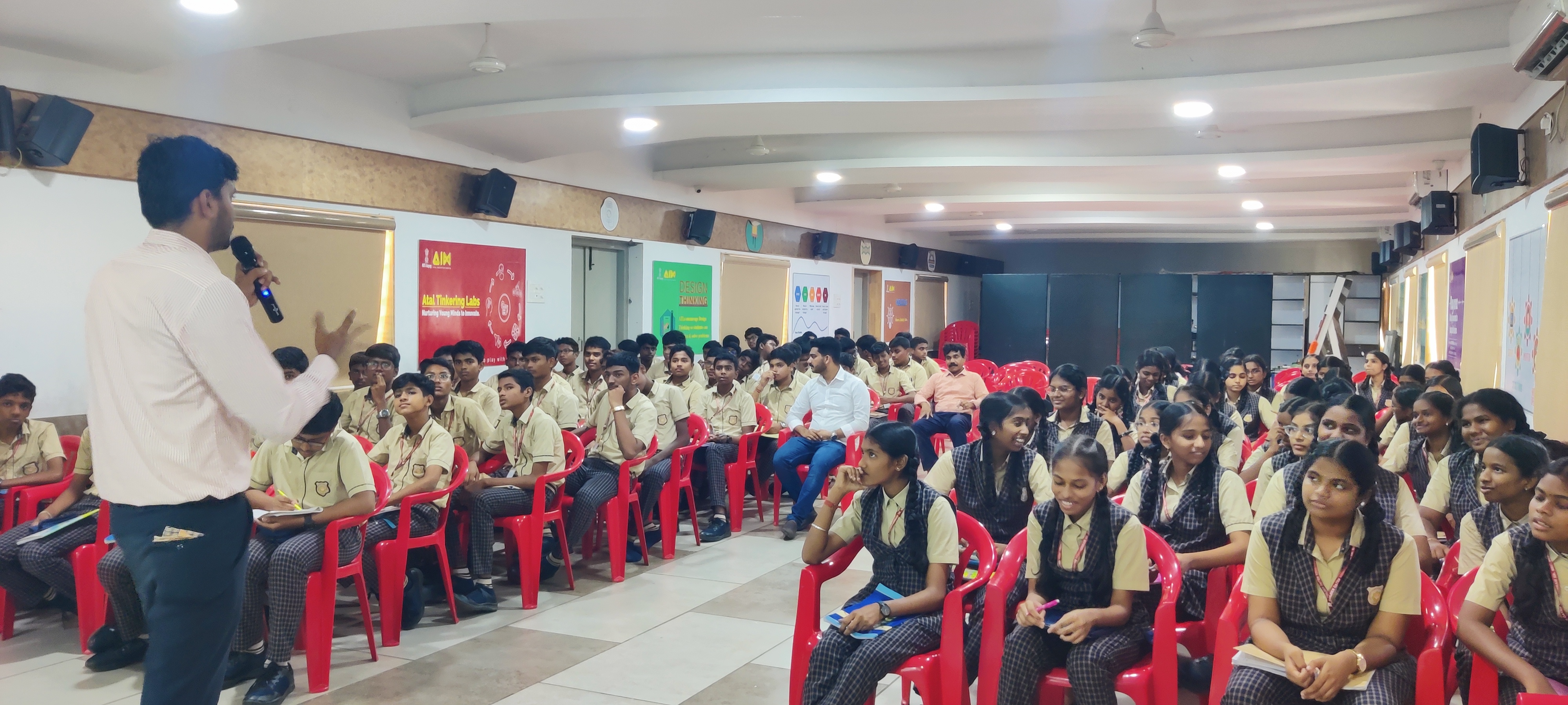 India's 1st <br> <span style="color:#FDD00A;"> <br>Career Experience Center</span><span style="font-size:40px;" >For Students Class 6 to 12</span> <br> <span style="font-size:30px;">100% Practical Training</span>